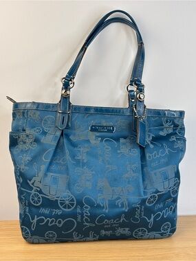 Y2K-era vintage Coach Gallery Horse & Carriage Tote Bag Teal Color